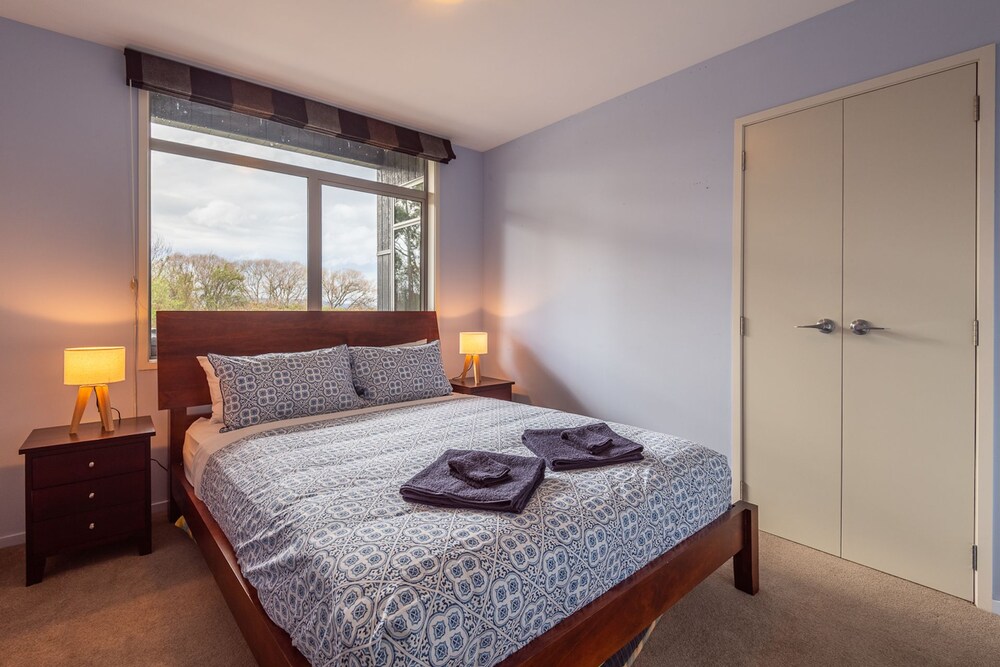 Lake Rotorua Bach Deals & Reviews (Rotorua, NZL) Wotif