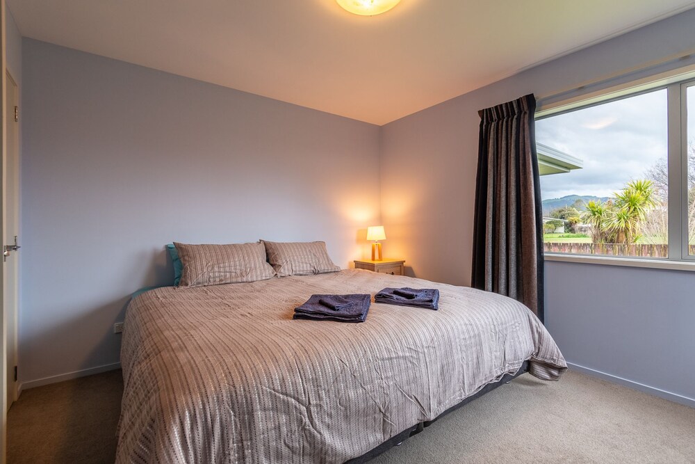 Lake Rotorua Bach Deals & Reviews (Rotorua, NZL) Wotif