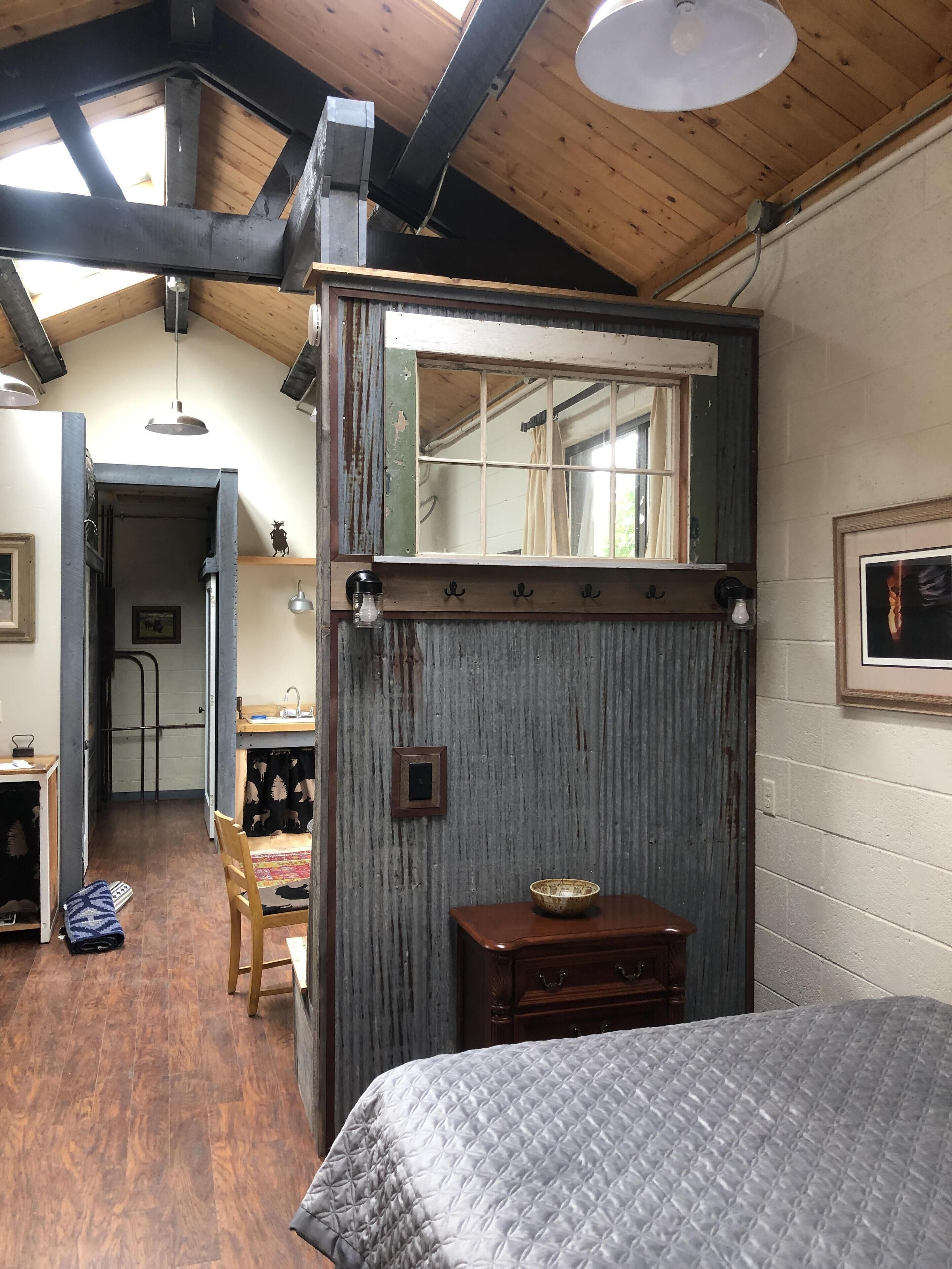 Charming 2 room Studio in Cody, United States