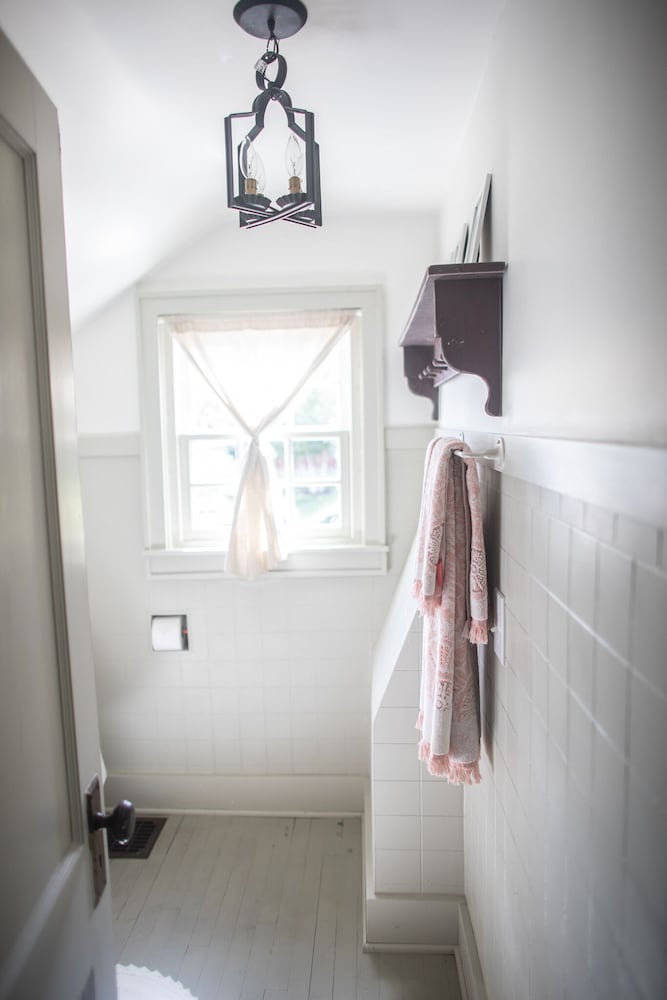 Cozy Village Cottage with Charming Deck and Fireplace, AC for Year