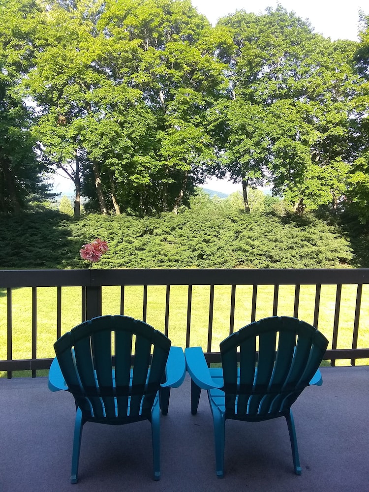 Tanglewood Suites Reviews, Photos & Rates