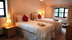5 bedrooms, iron/ironing board, WiFi, linens