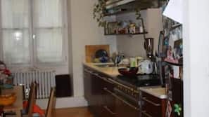 Réfrigérateur, micro-ondes, four, fourneau de cuisine