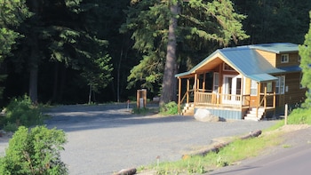 Antone Creek Lodge Rich S Portable Cabins Classic Double Loft 1