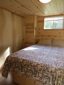 Antone Creek Lodge Stay In Mountains In Rich S Portable Cabins