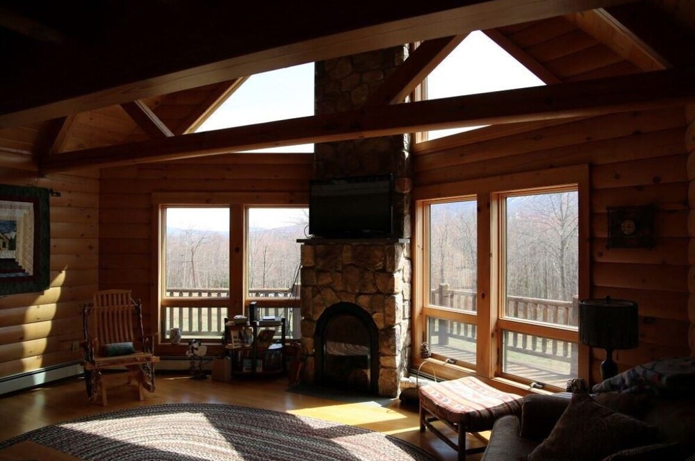 Stunning Catskills Cabin Getaway, facing BelleAyre, Fleischmanns, NY