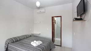 Minibar, free WiFi, bed sheets