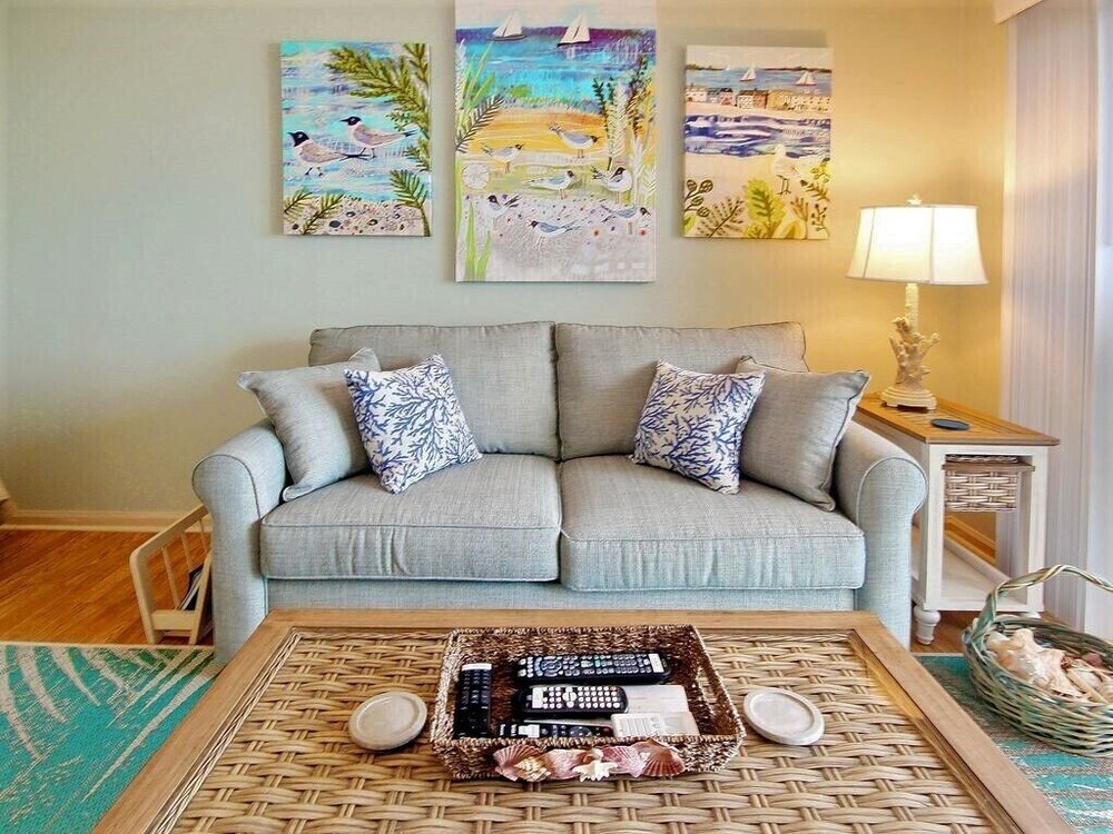 Charming 1st Floor Oceanfront/Beachfront Studio-Amazing Views from the Bed!