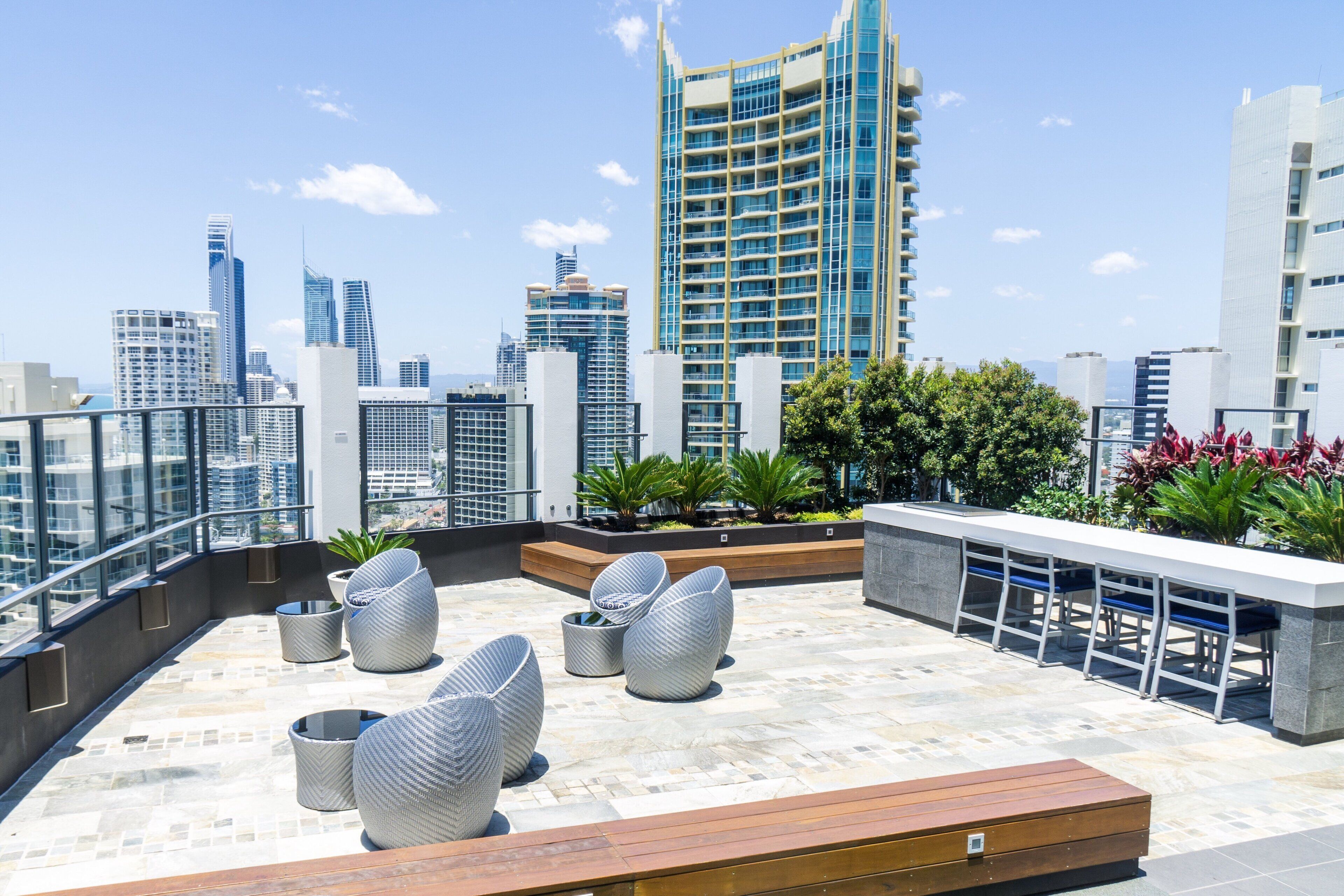 Sleek and Stylish Ciity View Studio Apartment at Rhapsody Resort 100m to the Beach