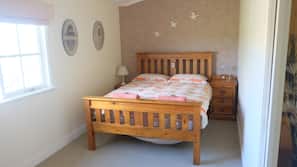 2 bedrooms, individually decorated, individually furnished, linens