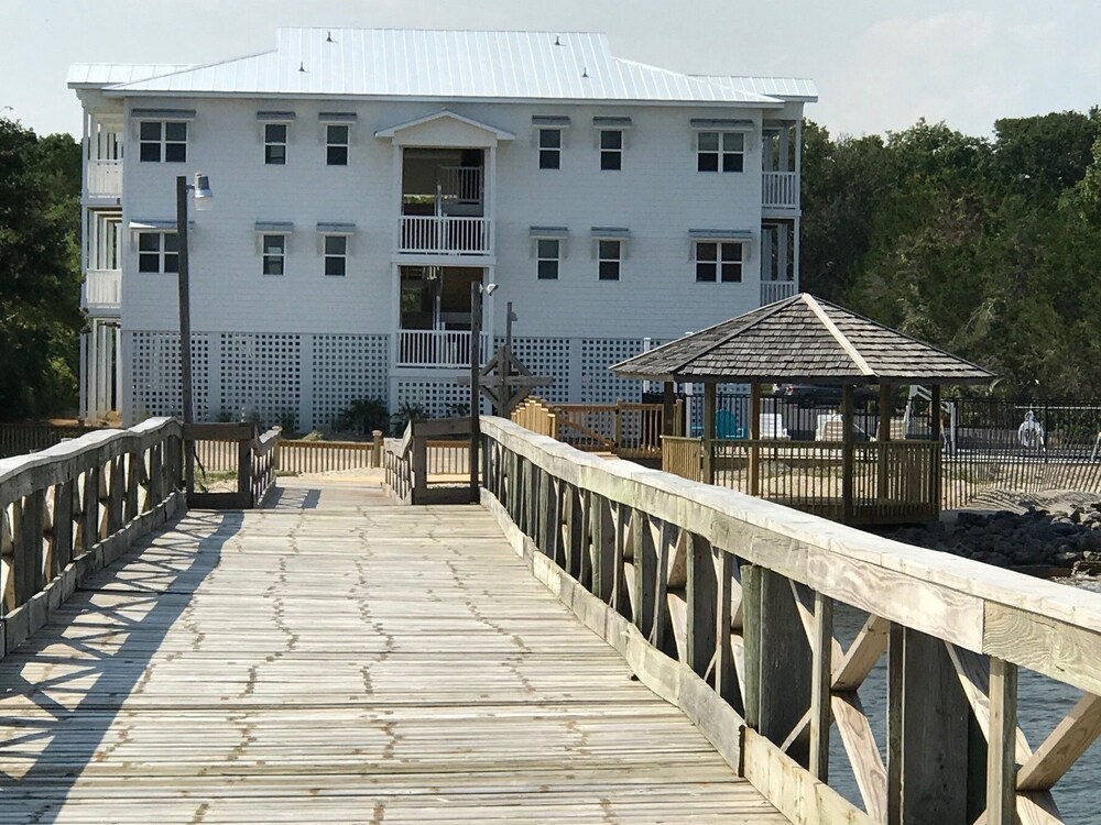 River Hotel of Southport, Southport 169 Room Prices & Reviews