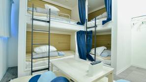 In-room safe, free WiFi, linens