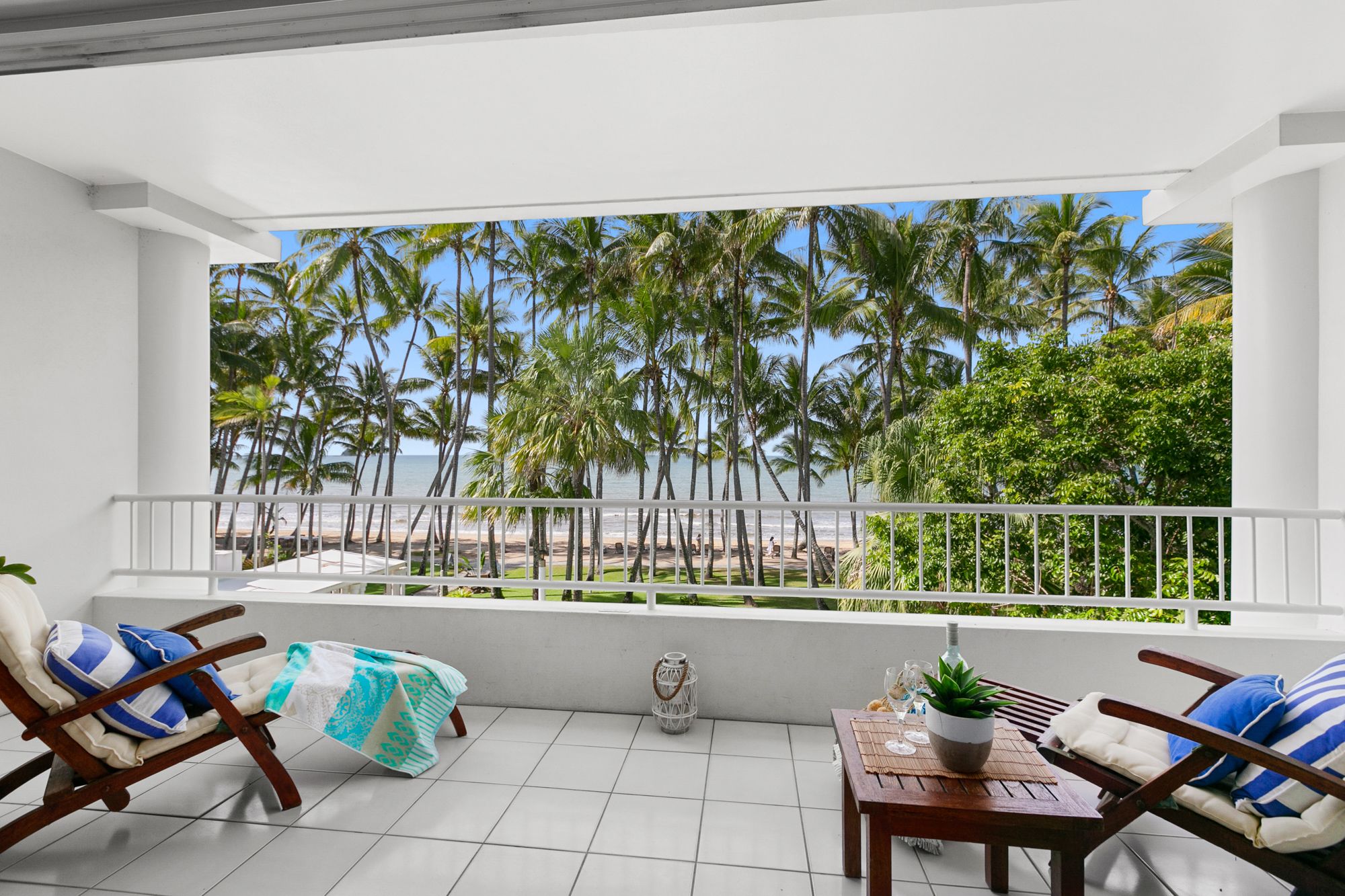 Beachfront Apt. In Alamanda Beachfront Resort (17)