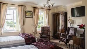 Iron/ironing board, free WiFi, linens