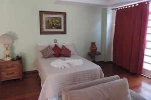 Minibar, blackout drapes, free WiFi, bed sheets