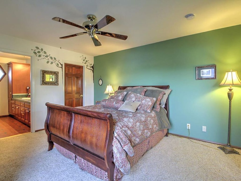 Lakefront home with private dock in the slow no wake area. Copperopolis Vrbo