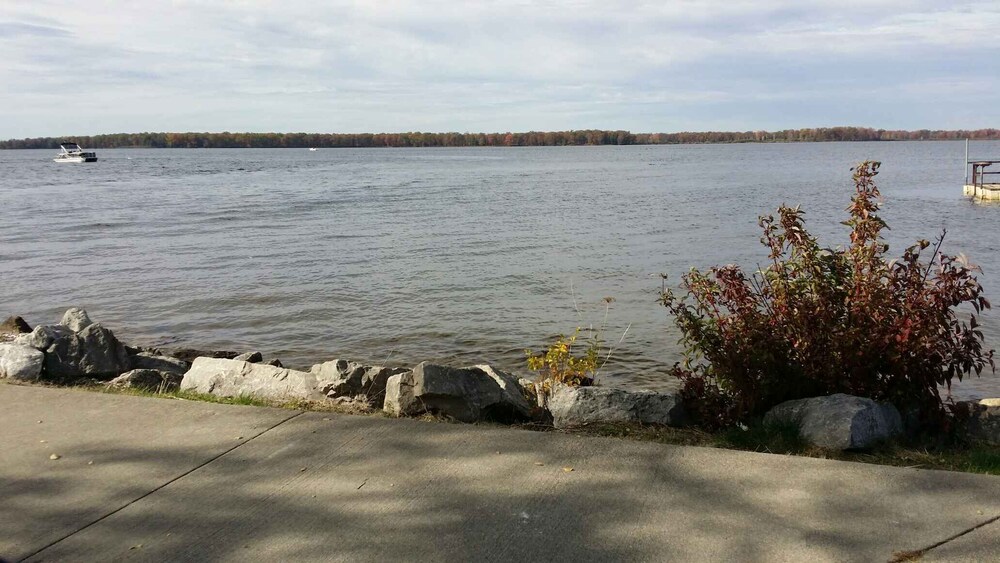 1 The Bear ? Cabin, St. Helen Michigan , Saint Helen, MI Vacation