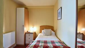 Free WiFi, linens