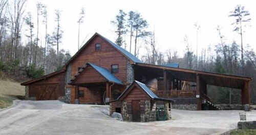 The Lodge At Hideaway Hollow Copperhill Tn In Copperhill Cheap