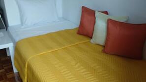 4 chambres, fer et planche à repasser, Wi-Fi, draps fournis