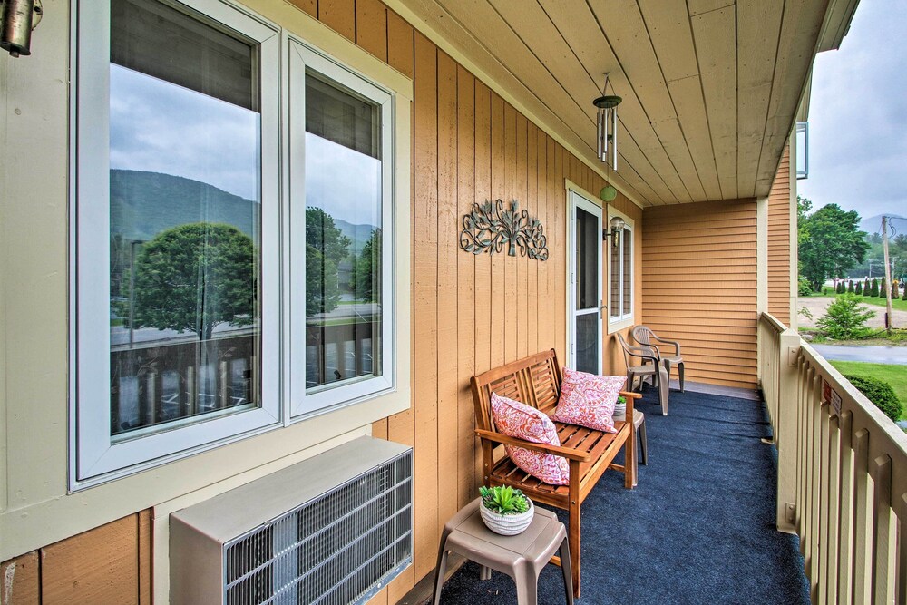 Cozy Condo w/ Mtn Views, Pool, Hot Tub, & Balcony!