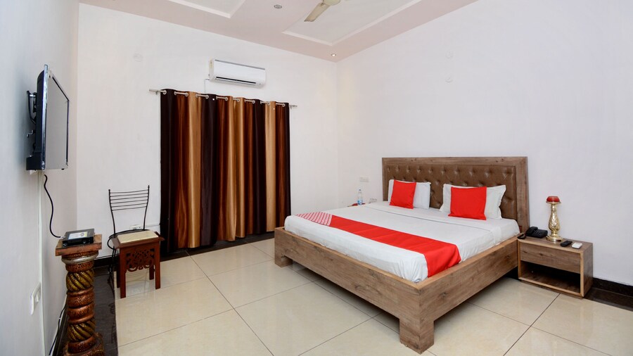 OYO 31031 Ds Royal Guest House