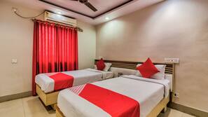 In-room safe, free WiFi