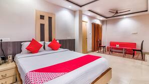 In-room safe, free WiFi