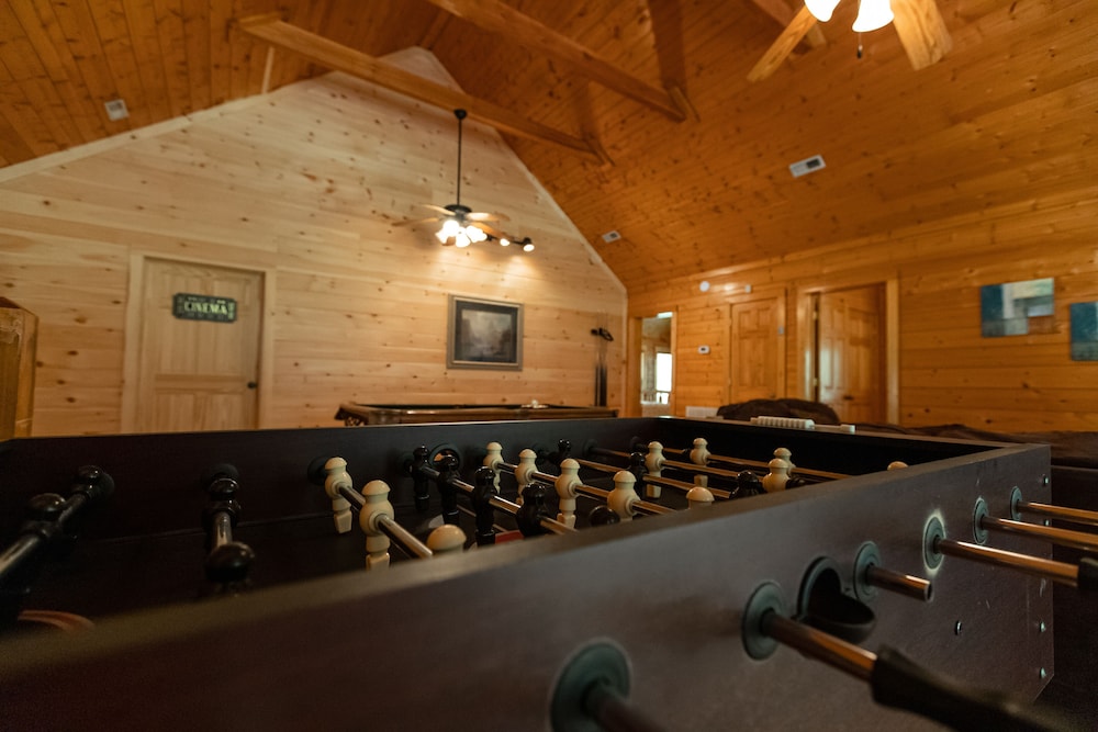 Free Daily Activities - Fire Pit - Theater - Game Room - Hot Tub