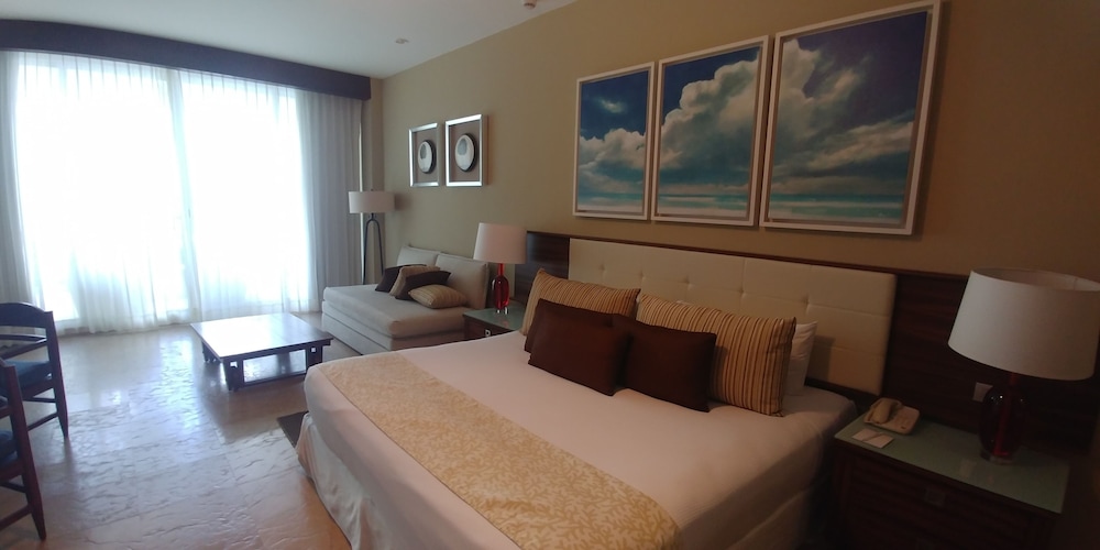 Luxury at Vidanta's Grand Bliss Riviera Maya Puerto