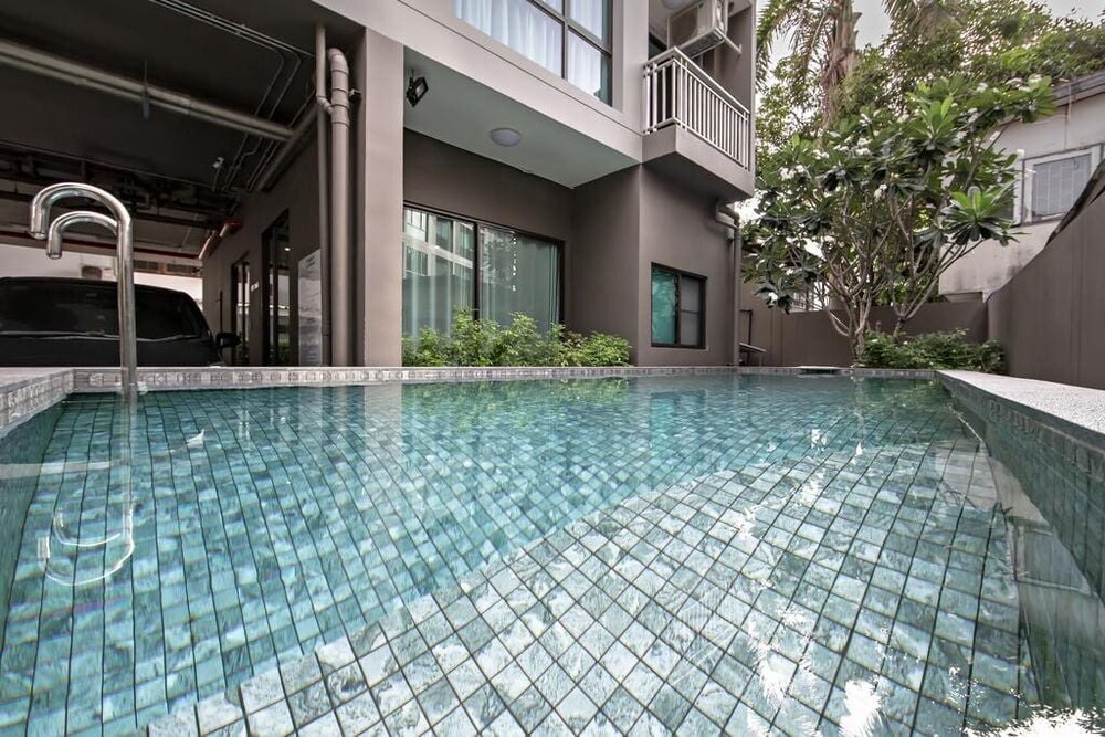 Stylish 2 Bedroom Suite Bangkok Sukhumvit 22 In Bangkok