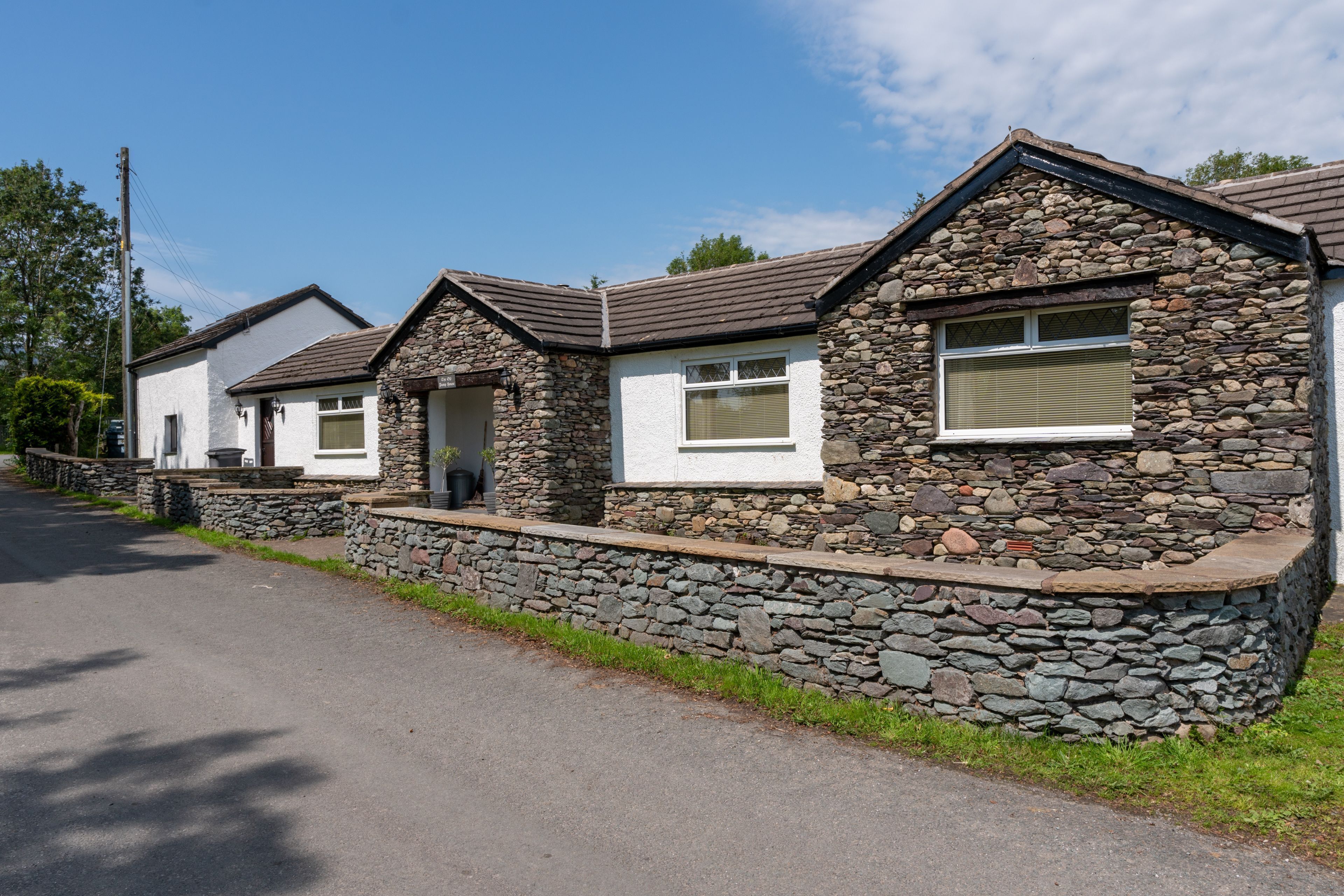 dog friendly weekend breaks with hot tub