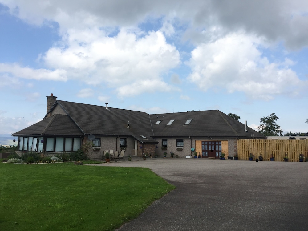 Abalone Guesthouse Bed And Breakfast In Dingwall Hotel - 