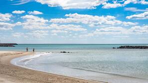 Plage à proximité, sable blanc
