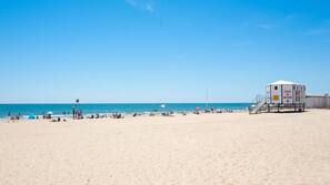 Plage à proximité, sable blanc