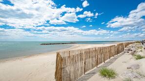 Plage à proximité, sable blanc