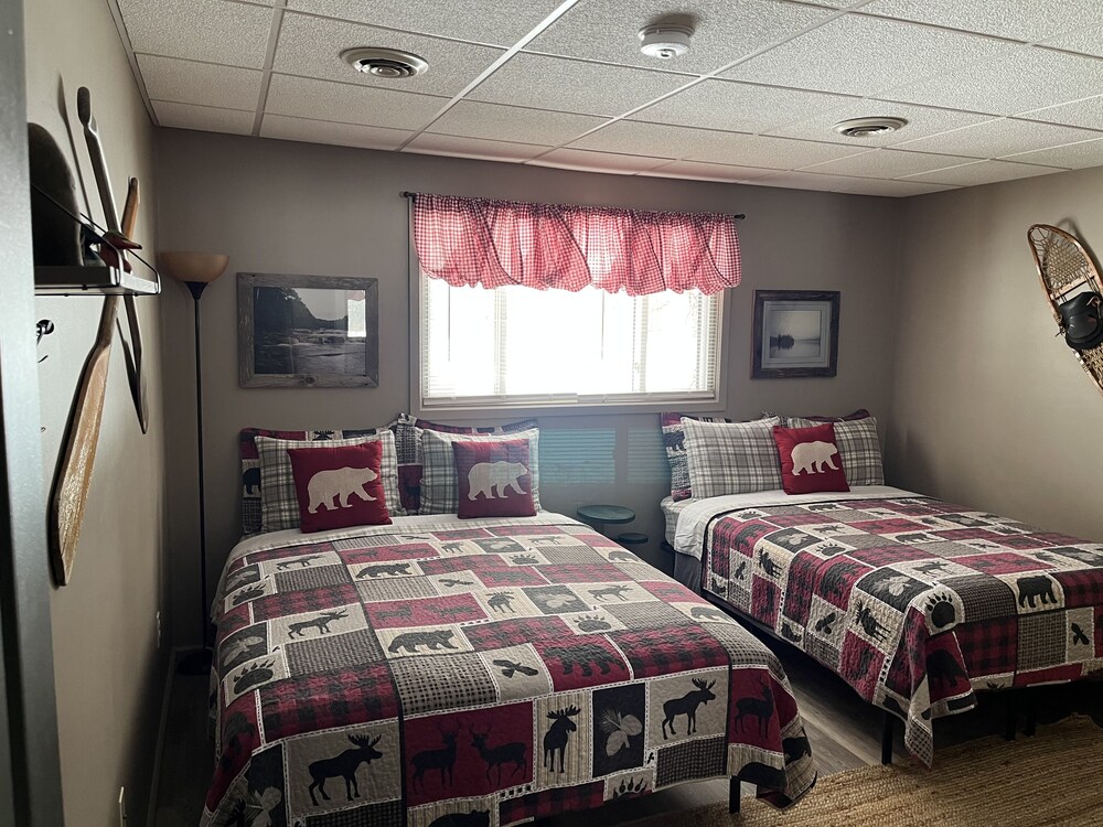 Clean & Cozy family friendly cabin close to the Porcupine Mountains