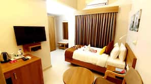In-room safe, free WiFi