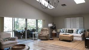 TV, fireplace, DVD player, books