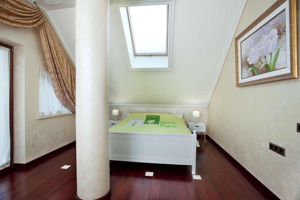 Photo - Bortnichi House