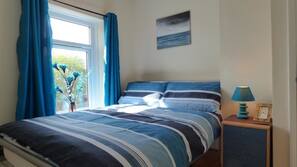Iron/ironing board, free WiFi, linens