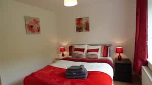 Iron/ironing board, free WiFi, linens