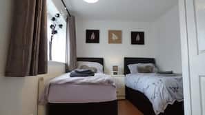 Iron/ironing board, free WiFi, linens
