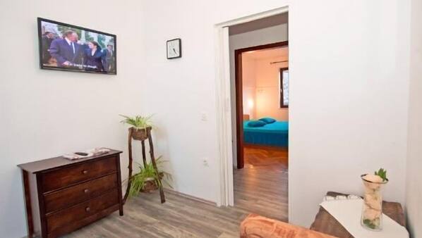 5 bedrooms