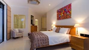 3 bedrooms, iron/ironing board, free cots/infant beds, WiFi