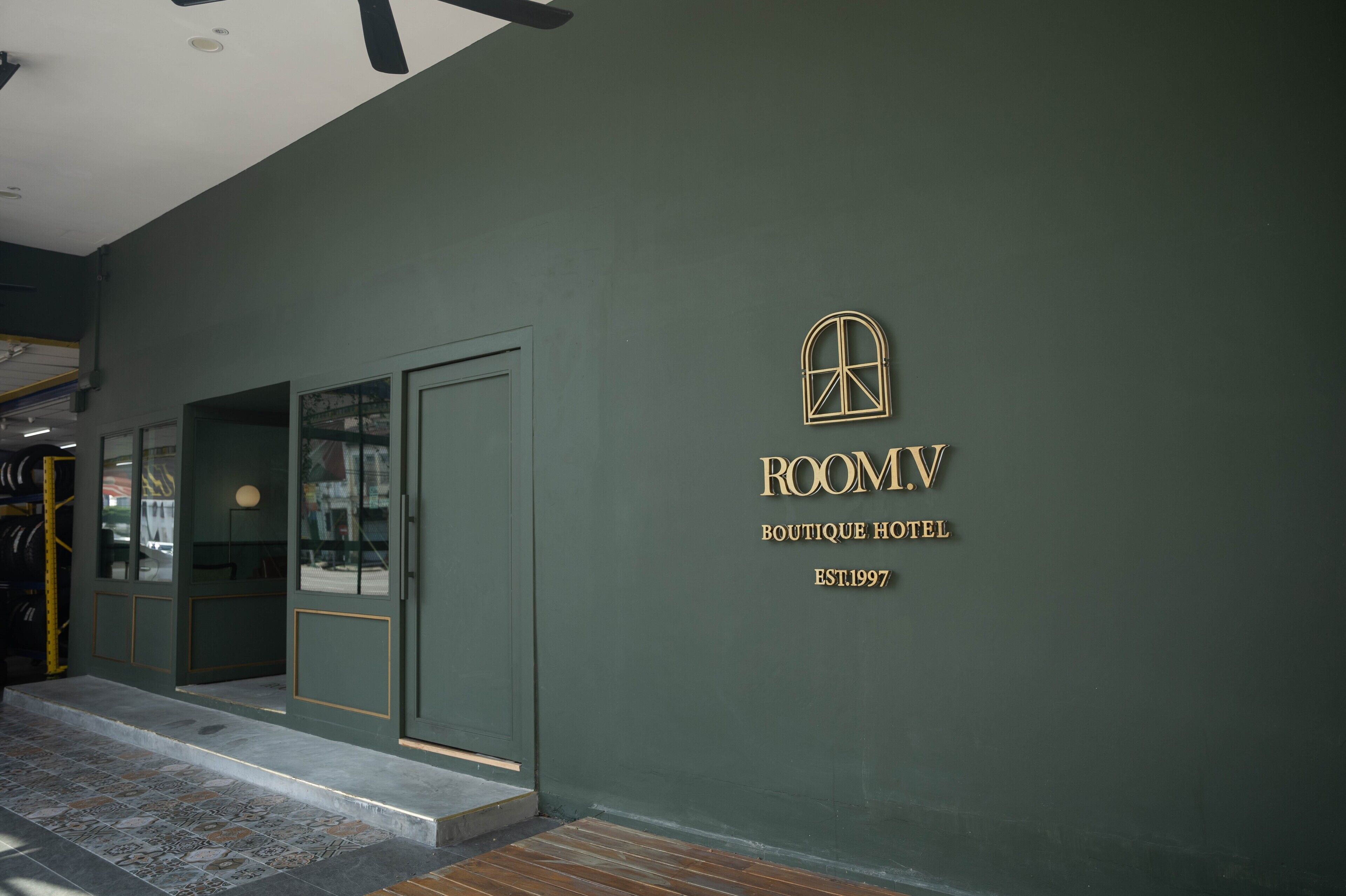 Room V Jalan Sultanah In Batu Pahat Malaysia Expedia