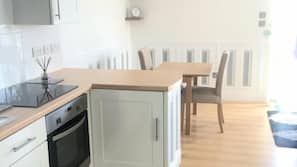 Fridge, microwave, oven, hob