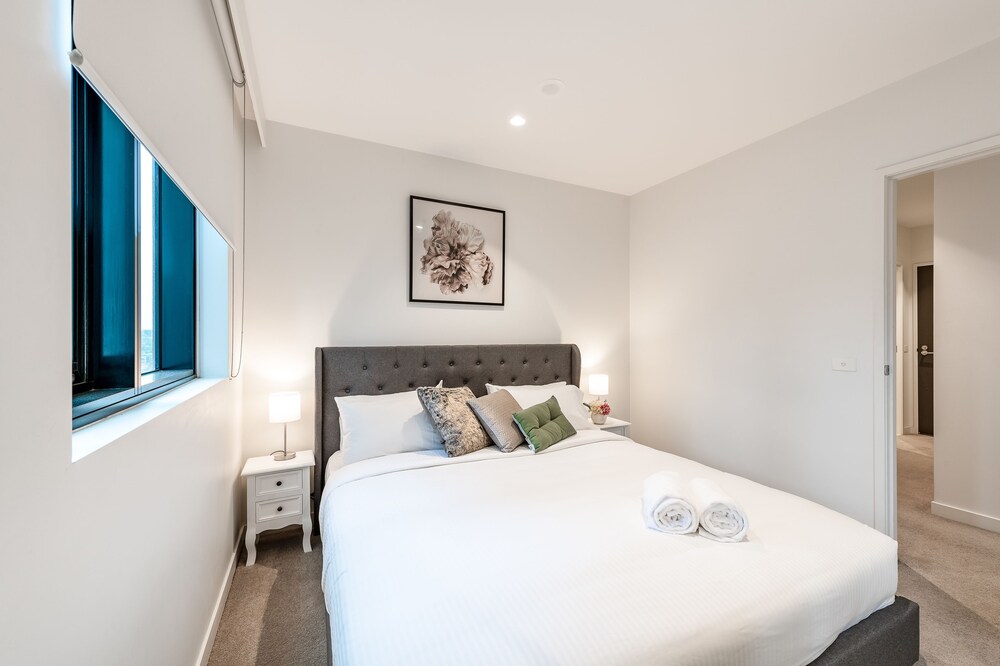 Melb City View CROWN 2BR/2BTH King & Queen Beds Deals & Reviews (Melbourne, AUS) Wotif