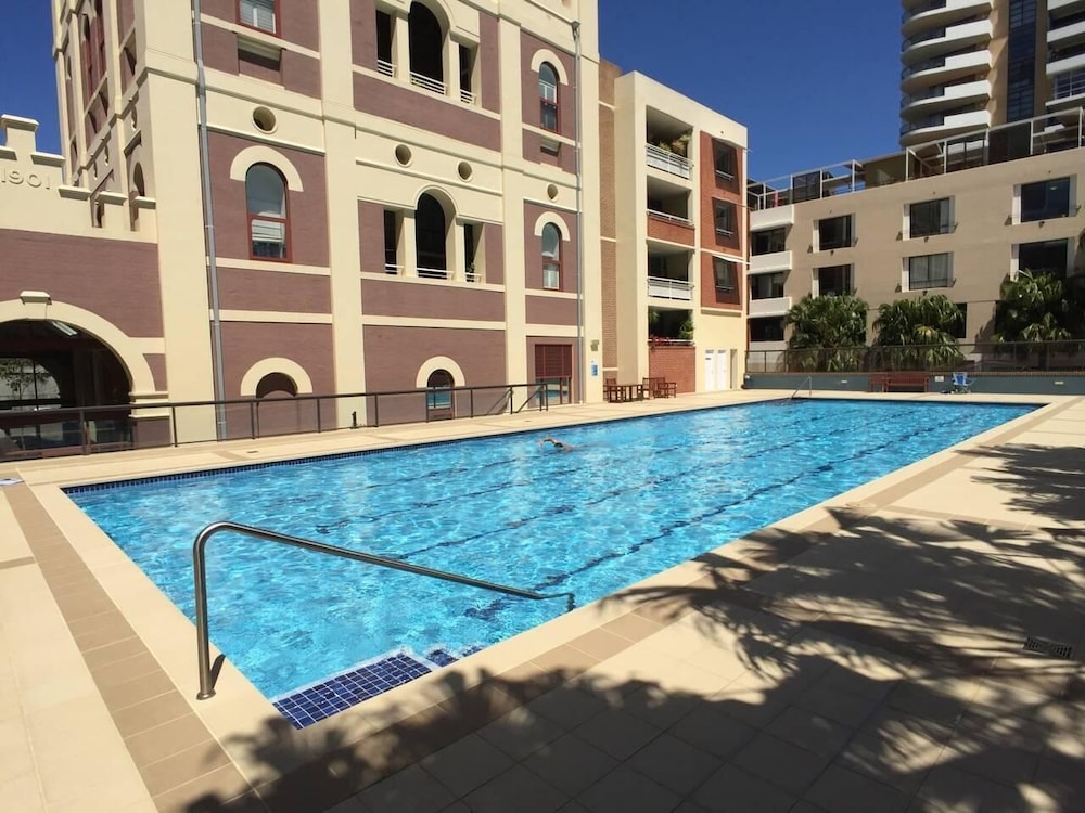 Private Room in Garden Oasis Close to City