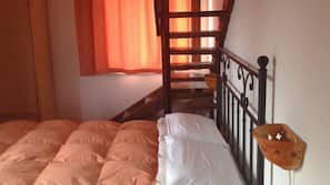 1 bedroom, premium bedding, desk, laptop workspace
